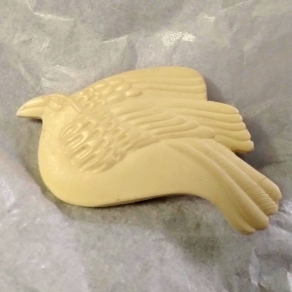 Vtg 1986 Laurel Burch Snow Dove Resin Pin Brooch